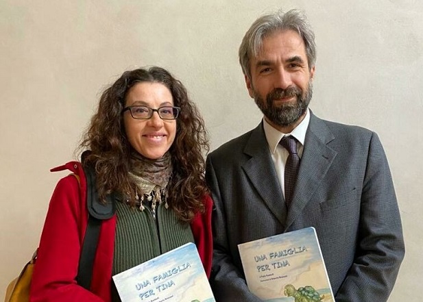 Forlimpopoli, alla libreria Kairos la presentazione del libro ‘Una famiglia per Tina’ di Paolo Rambelli e Roberta Brunazzi