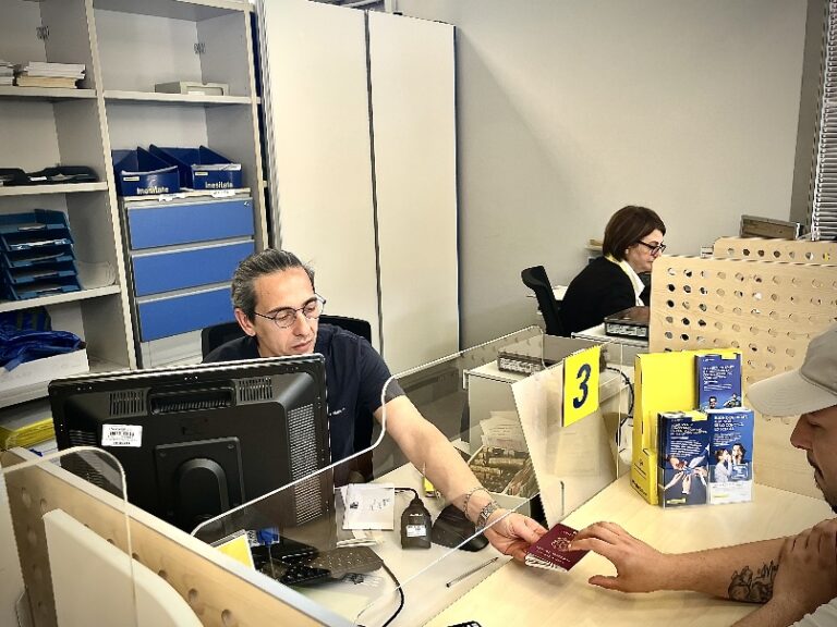 Oltre 10mila richieste di passaporti negli uffici postali della provincia di Bologna