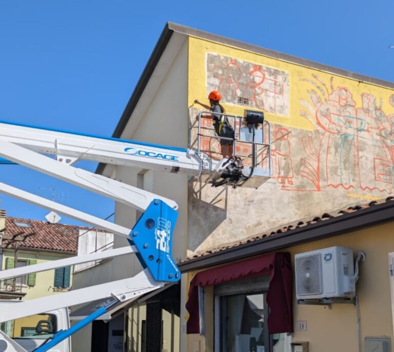 Gambettola, prende forma il murales dell’artista Giulia Dall’Ara
