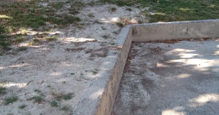 Post alluvione, scuola primaria Salvo D’acquisto a Cesena, ok a progetto di ripristino danni causati all’area esterna