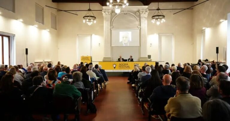 Agorà festival 2025, il Cardinale Matteo Zuppi intervistato sulla pace