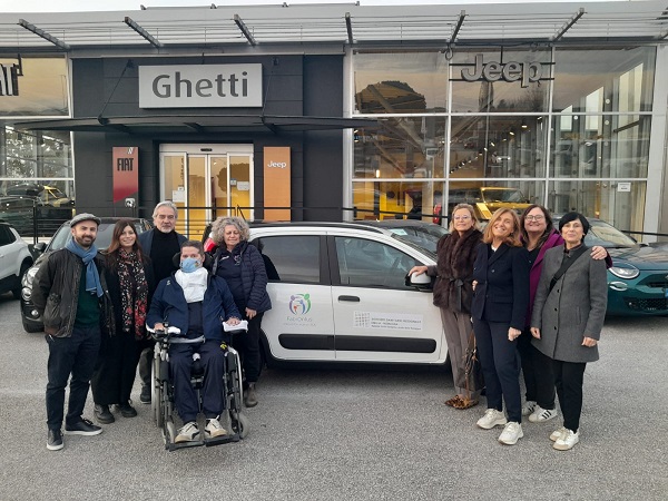 Ravenna, l’associazione Fabionlus dona un’auto all’Ausl Romagna