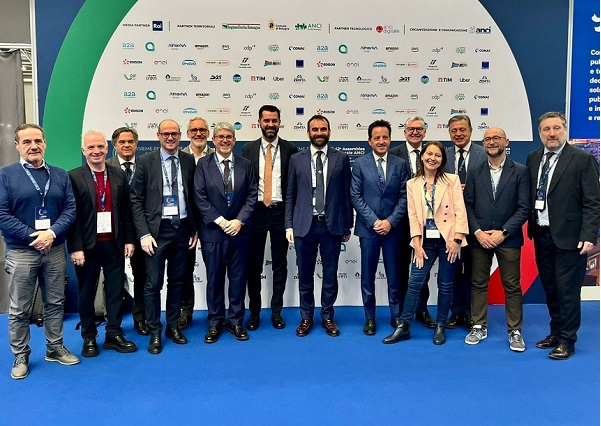 Assemblea Anci di Bologna, vertice dei sindaci firmatari della Carta di Amalfi, patto tra Comuni ad alta vocazione turistica 