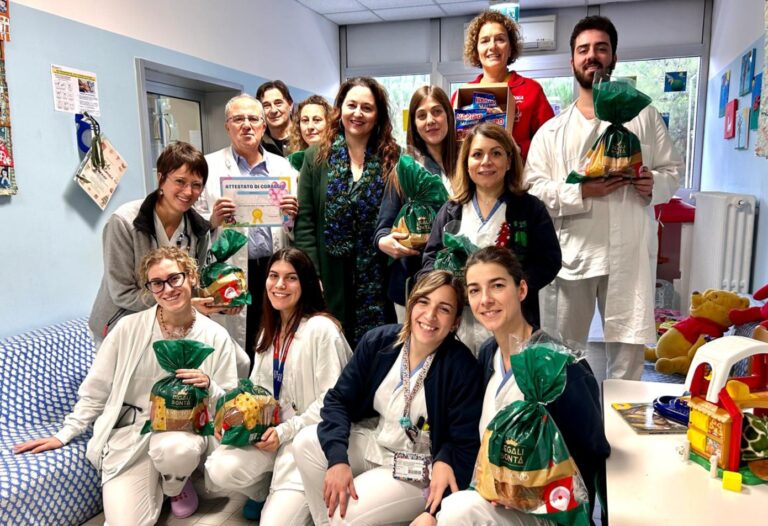 Ravenna, dolci natalizi donati dall’ente associativo Enogà all’Ospedale Santa Maria delle Croci