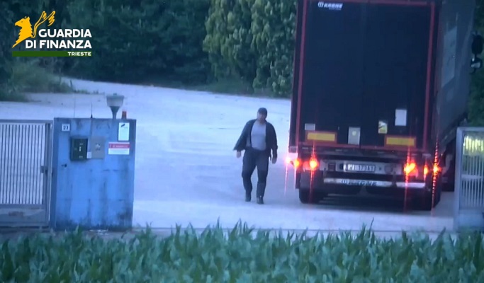Operazione Gdf e Dda a Trieste: scoperta fabbrica fantasma di sigarette, vendite in Nord Europa