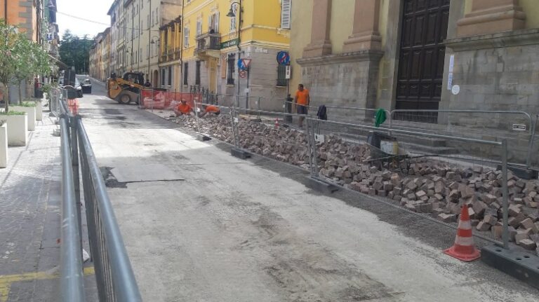 Modigliana, avviati i lavori di rifacimento della pavimentazione in Corso Garibaldi