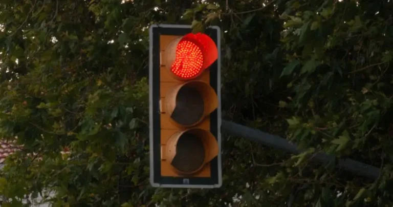Semafori, a Cesena l’incrocio di via Zuccherificio è quello con più sanzioni per il passaggio con il rosso